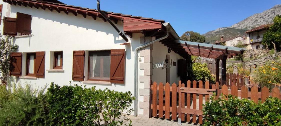 Apartamentos Rurales La Tabla Country house